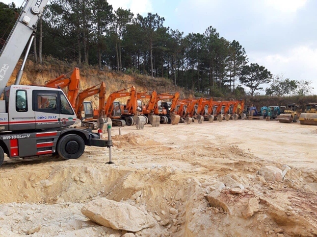 máy xúc máy đào bánh lốp bánh xích đà lạt - cho thuê máy múc máy đào tại đà lạt