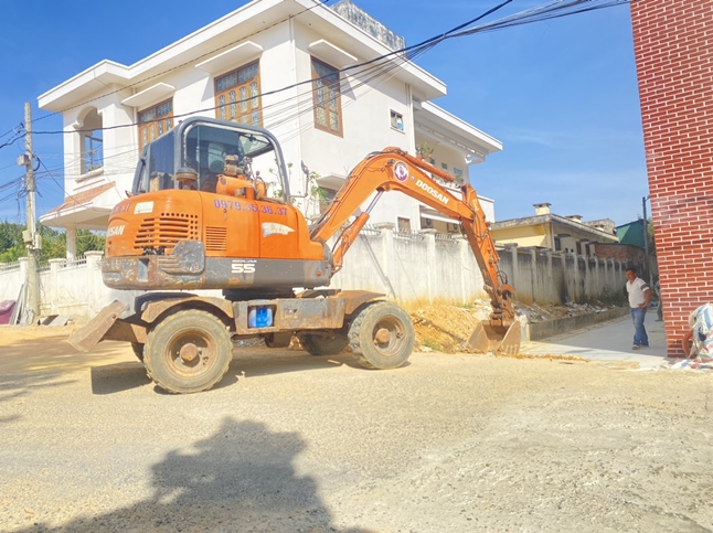 máy xúc máy đào bánh lốp bánh xích đà lạt - cho thuê máy múc máy đào tại đà lạt