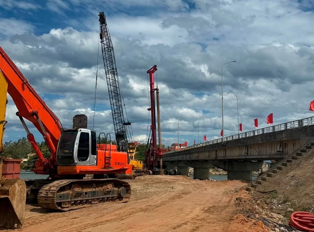 Ép cọc bê tông Ninh Bình thi công nền móng công trình