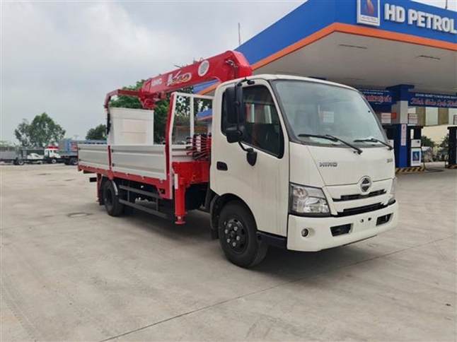 Dịch vụ xe cẩu gắn lồng Thanh Hóa tại nhà xưởng và công trình
