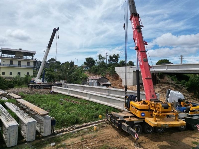 Cho thuê xe cẩu 100 150 200 tấn Thạch Thất Hà Nội