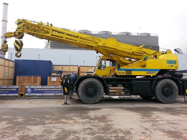 Xe cẩu 25 30 35 50 70 75 100 150 200 tấn Thường Tín