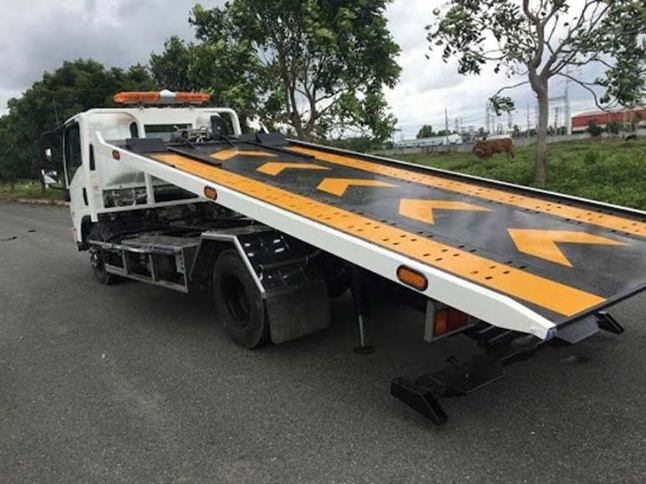 Cứu hộ xe tải Trâu Quỳ hỗ trợ xe vận chuyển hàng hóa gặp sự cố