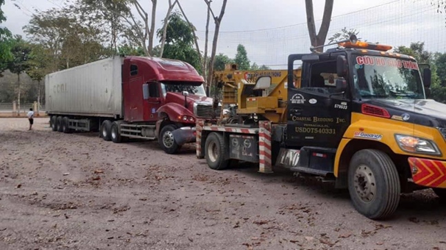Kéo xe tải Xuân Lộc